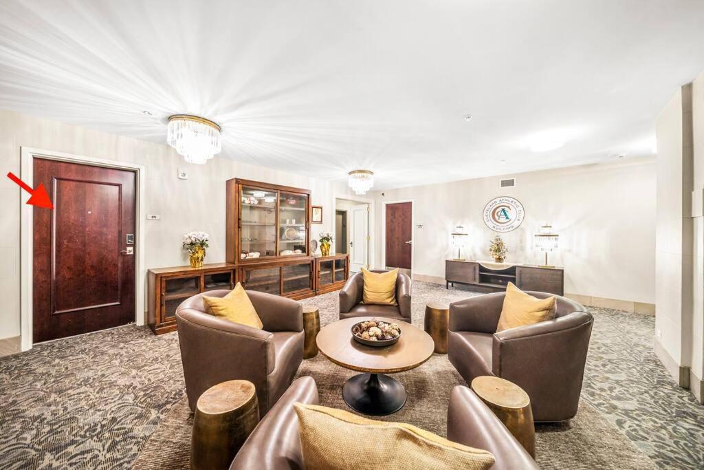 Heart Of Dt With Free Pool & Steam Plus Gym Luxe 812 Кливленд Экстерьер фото